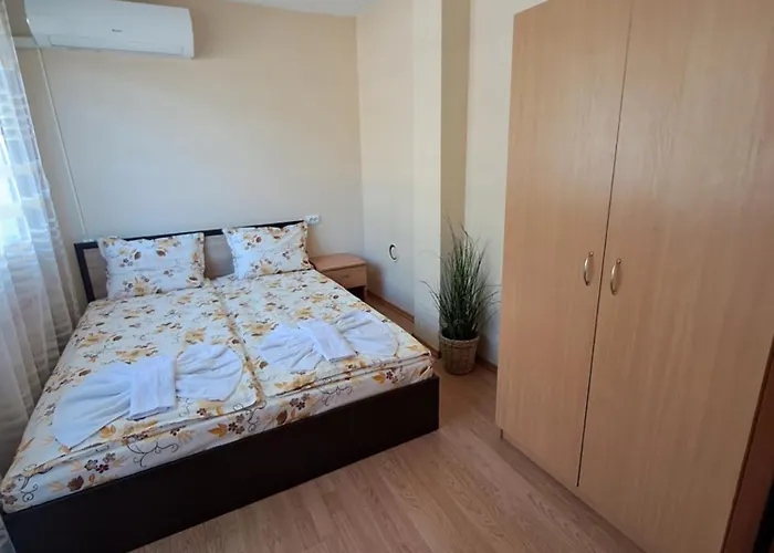 Луксозна вила луксозна къща лешниците с.младежко *