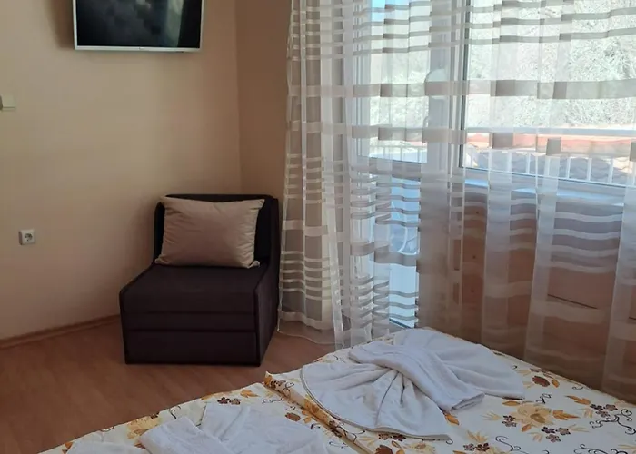 луксозна къща лешниците с.младежко Луксозна вила