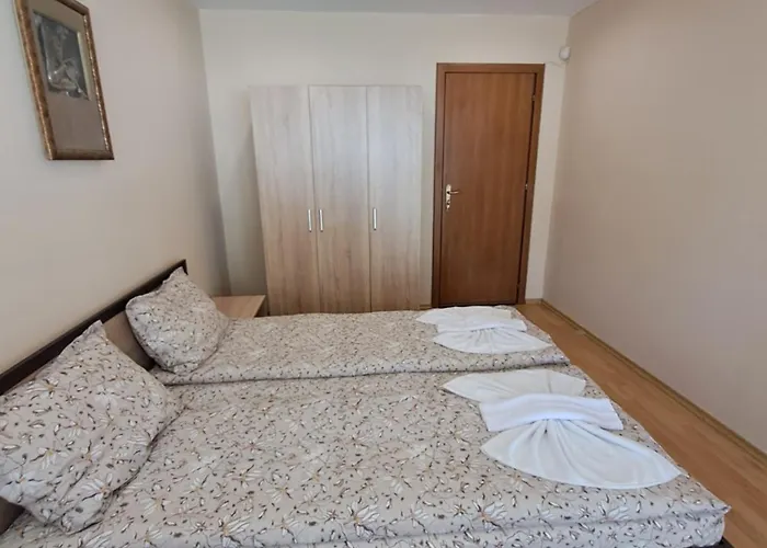 Луксозна вила луксозна къща лешниците с.младежко *