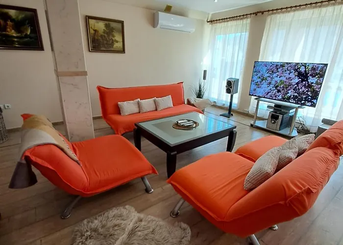 луксозна къща лешниците с.младежко * Mladezhko