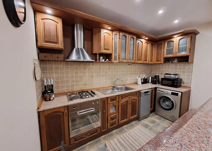 Луксозна вила луксозна къща лешниците с.младежко Mladezhko